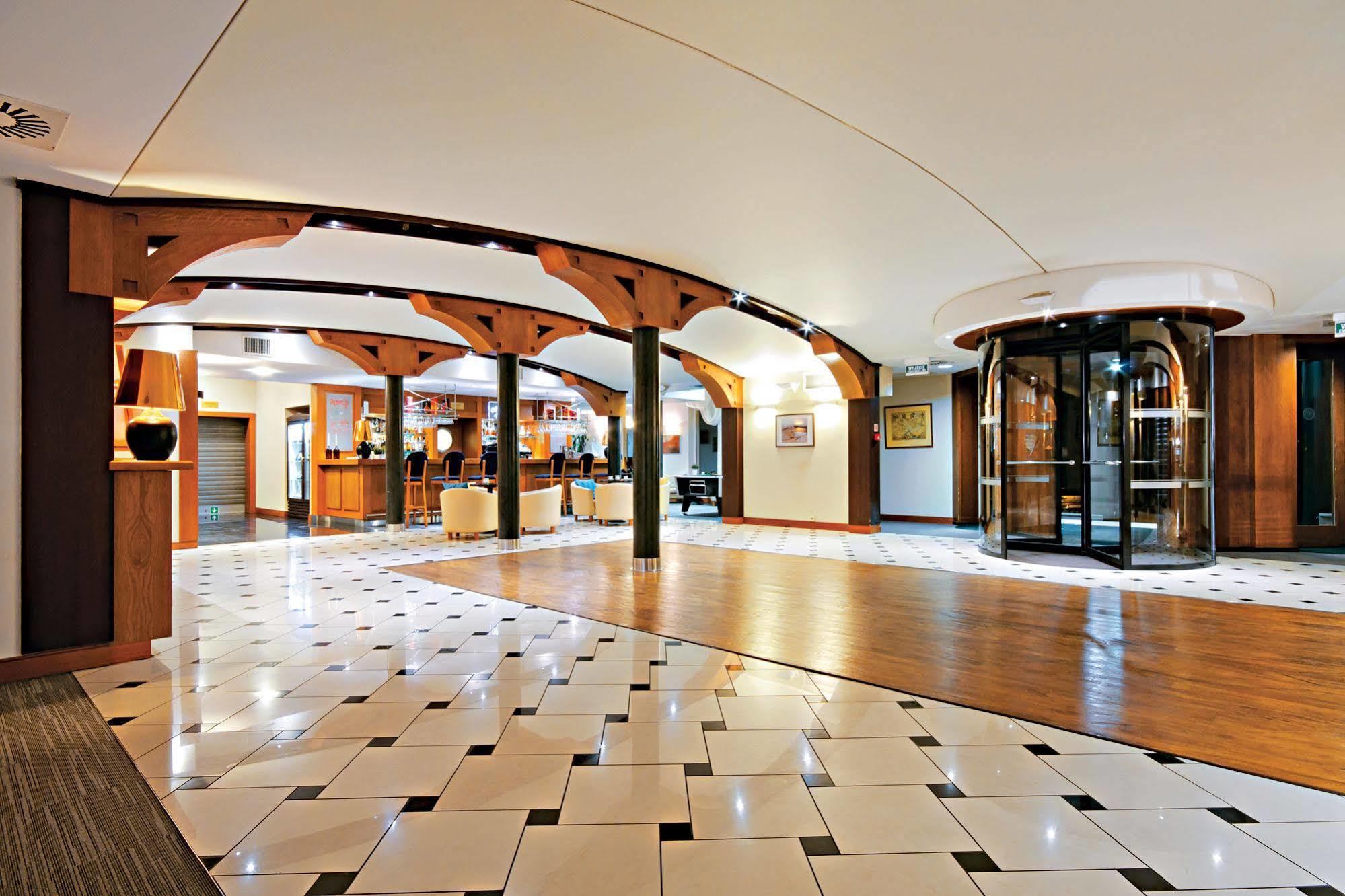 Leba Hotel & Spa Luaran gambar