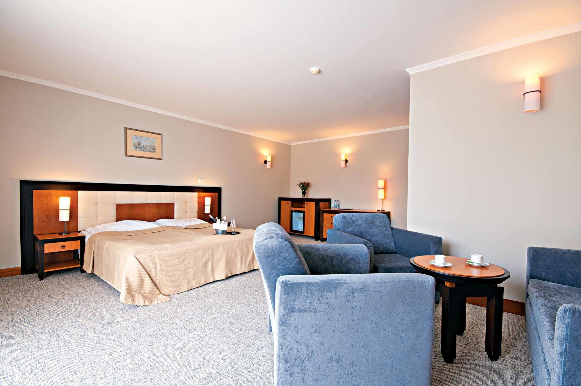 Leba Hotel & Spa Luaran gambar