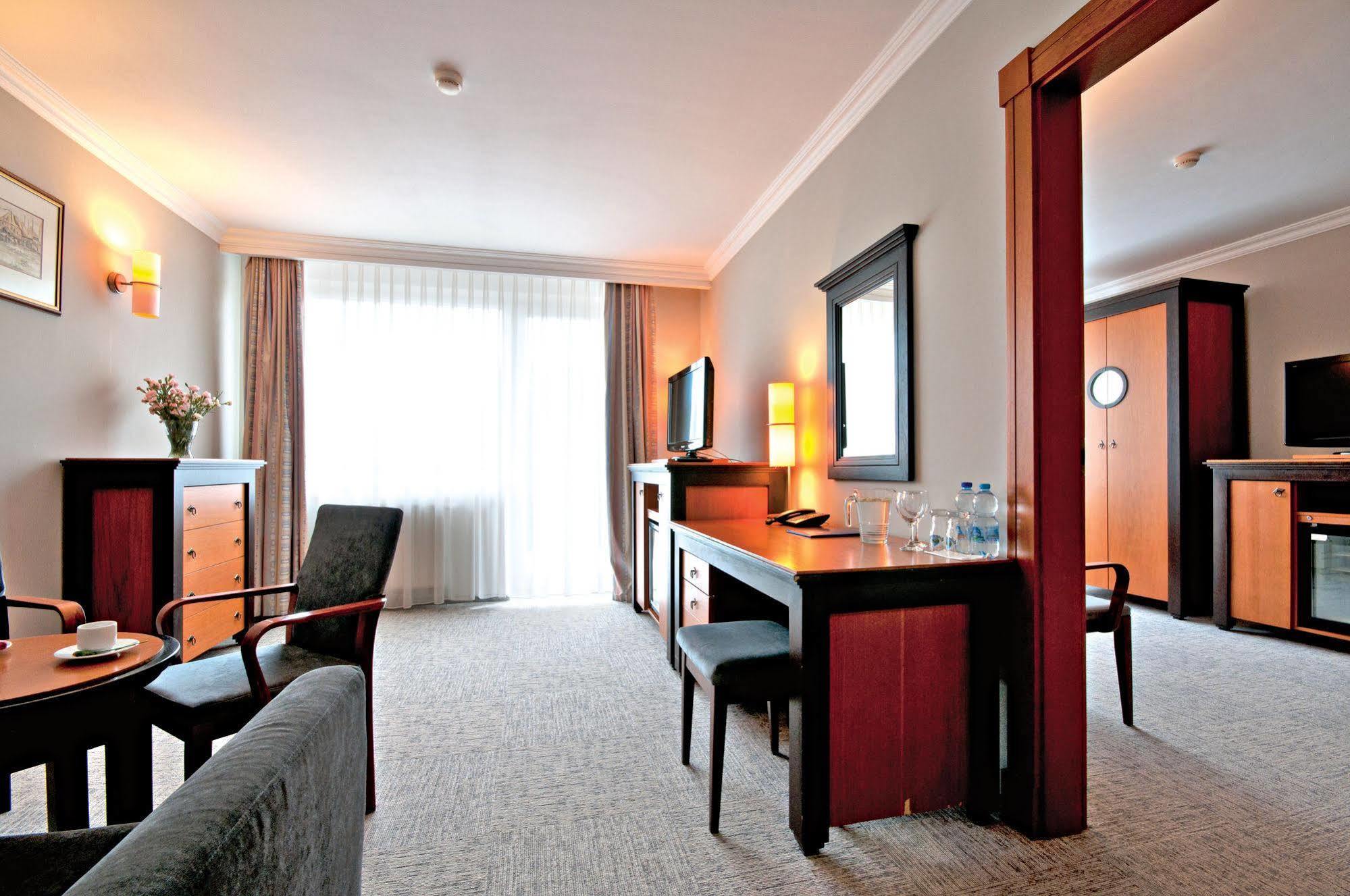 Leba Hotel & Spa Luaran gambar