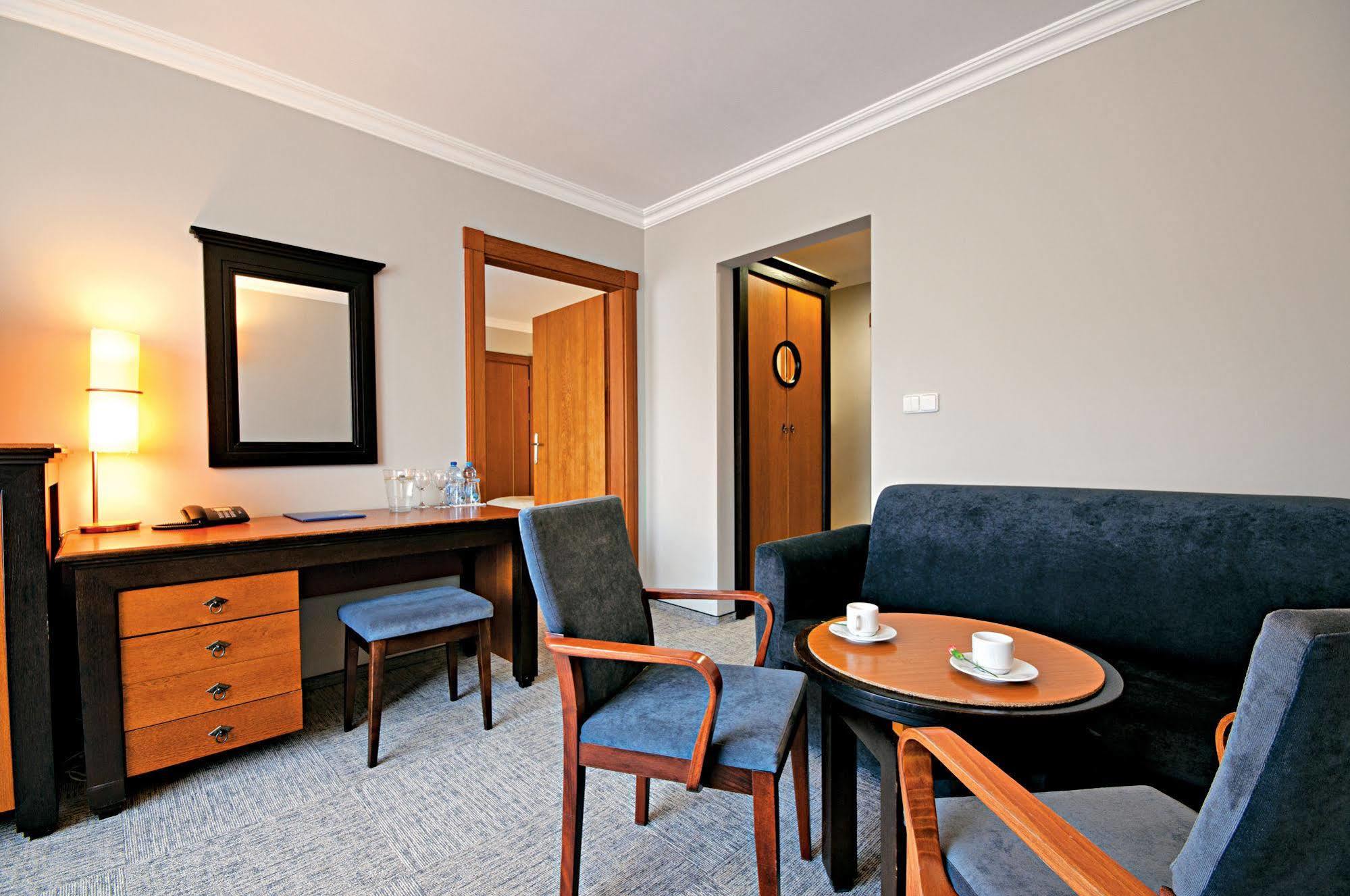 Leba Hotel & Spa Luaran gambar