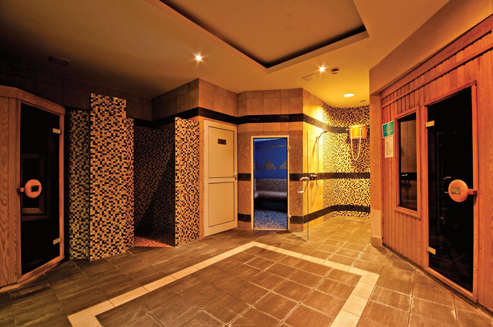 Leba Hotel & Spa Luaran gambar