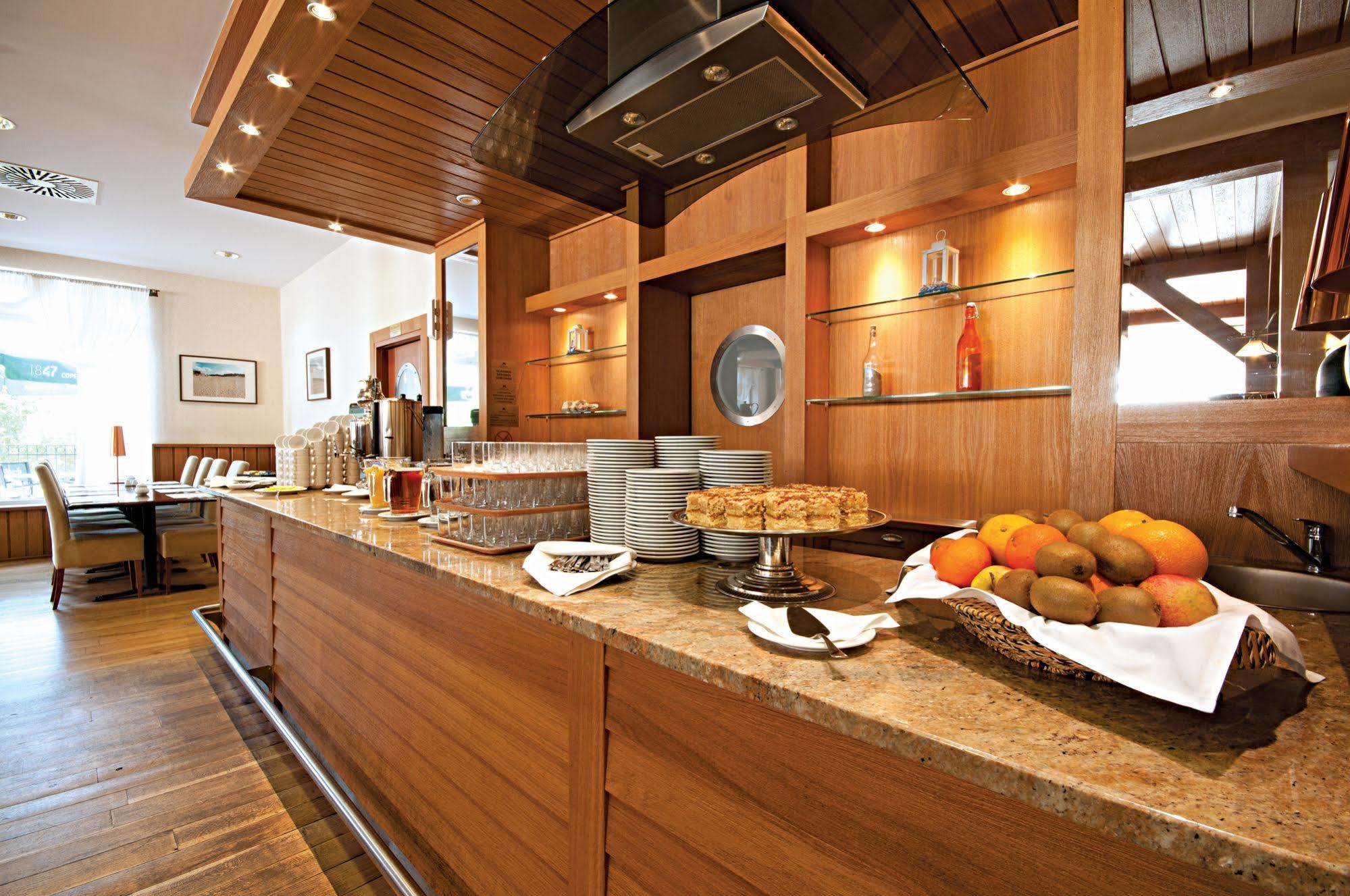 Leba Hotel & Spa Luaran gambar