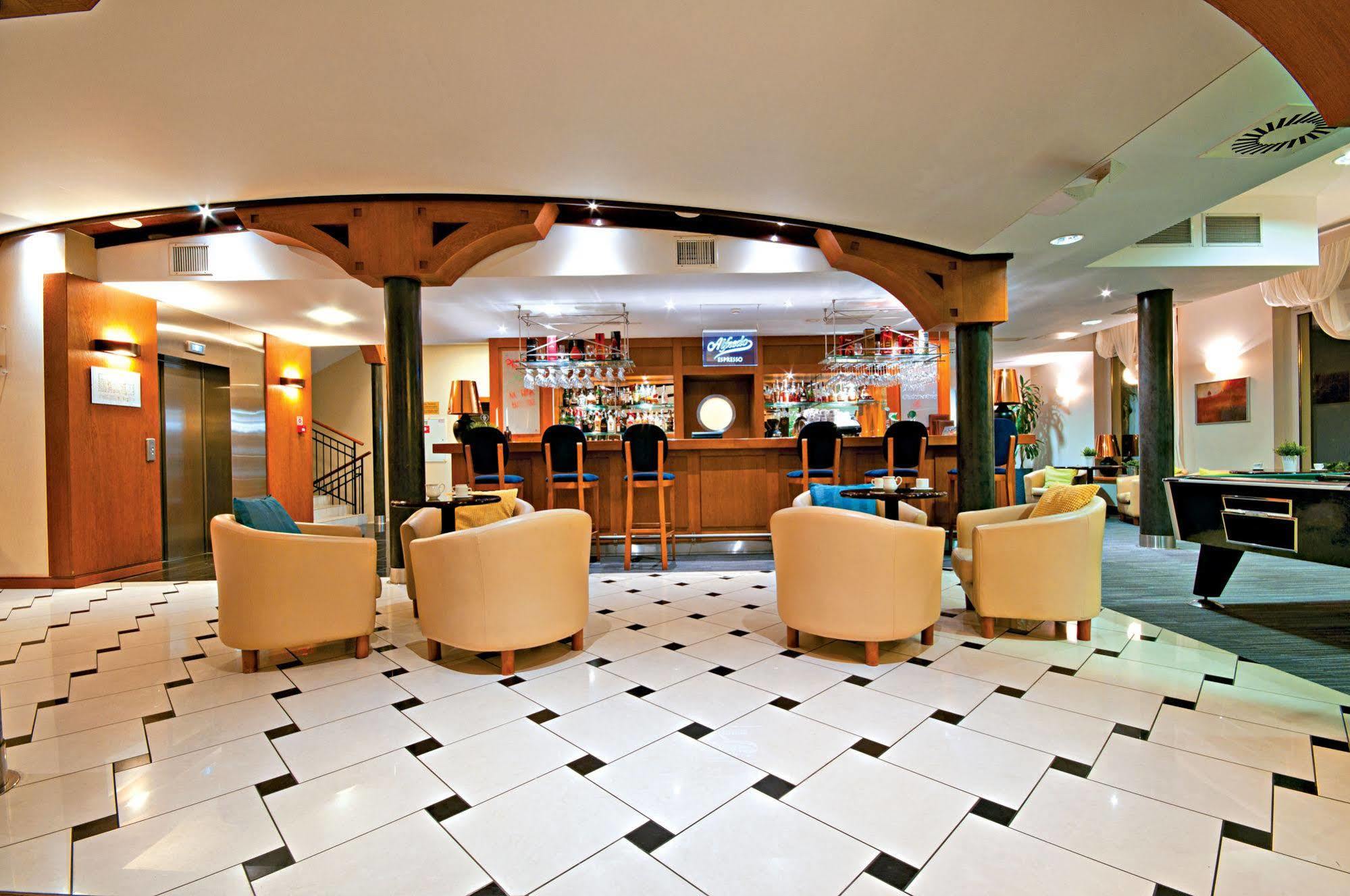 Leba Hotel & Spa Luaran gambar